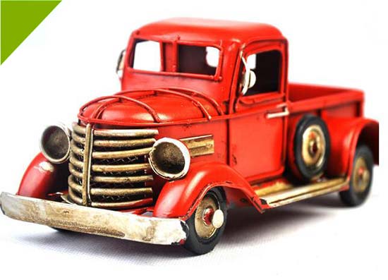 Red / Green Small Scale Vintage Tinplate Pickup Truck Model