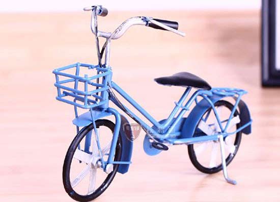 Small Scale Handmade Tinplate Blue / Red / Yellow Bicycle Model