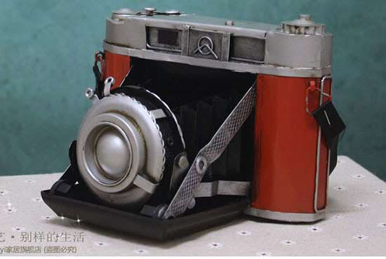 Handmade Tinplate Black / Red Vintage Camera Model